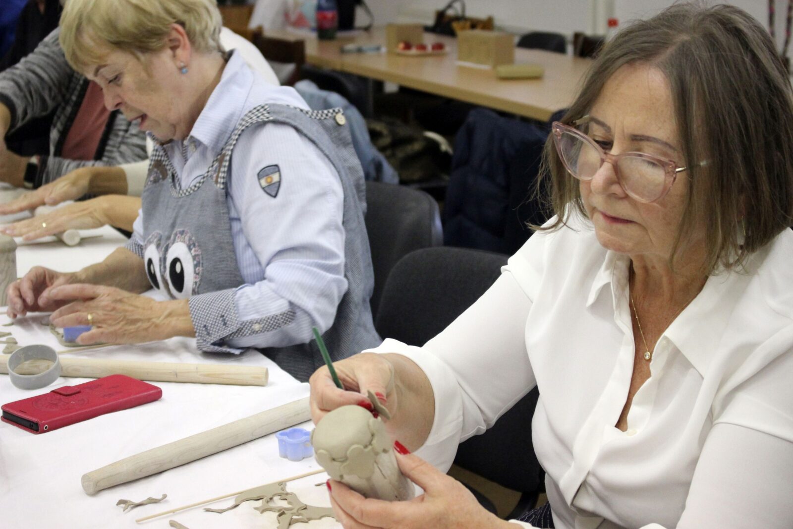 Tvorivé dielne s hlinou pre seniorov 16